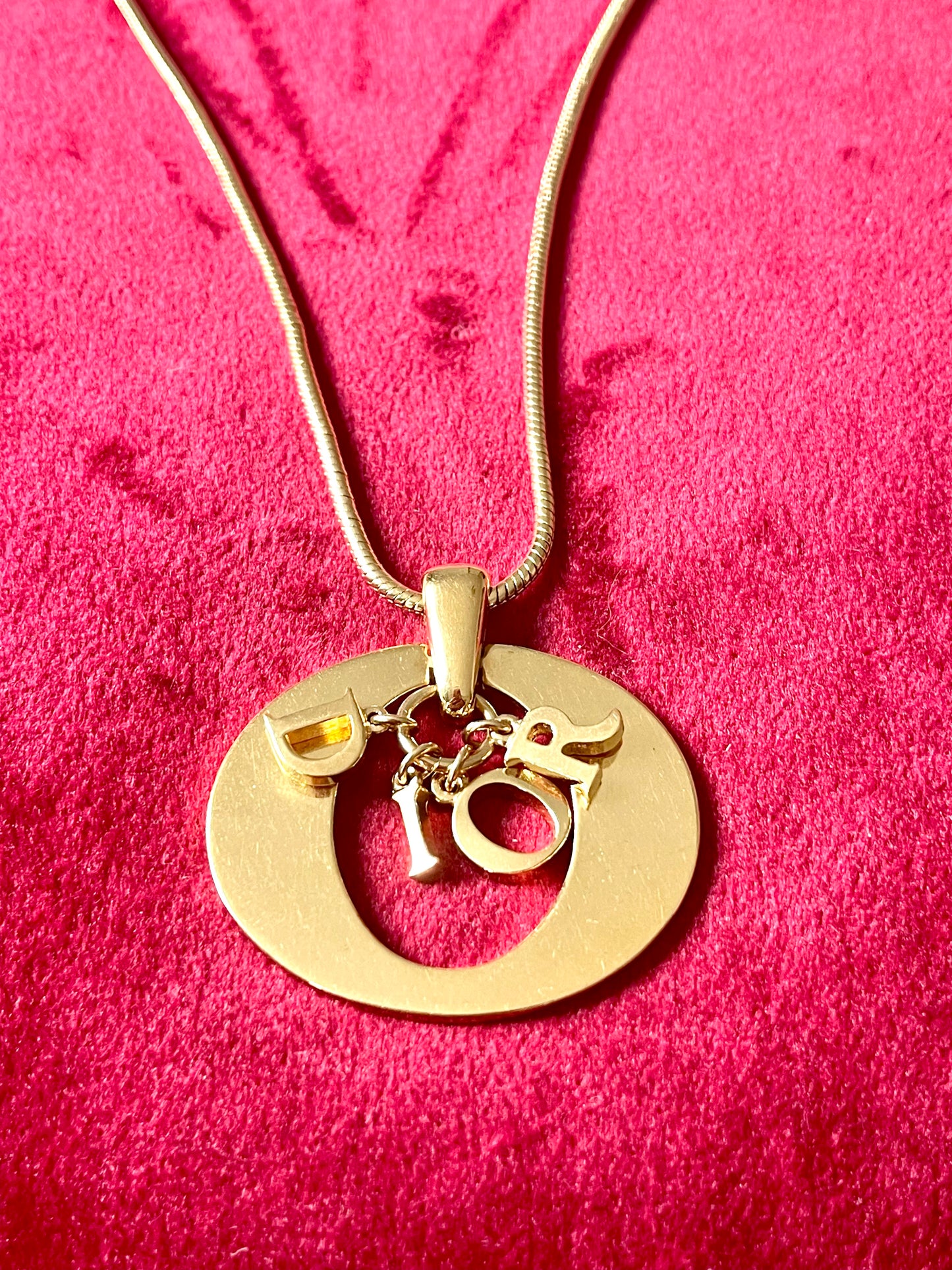 Vintage Dior Gold Logo Pendant Necklace – Y2K Statement Jewelry – 1990s/2000s – 46 cm