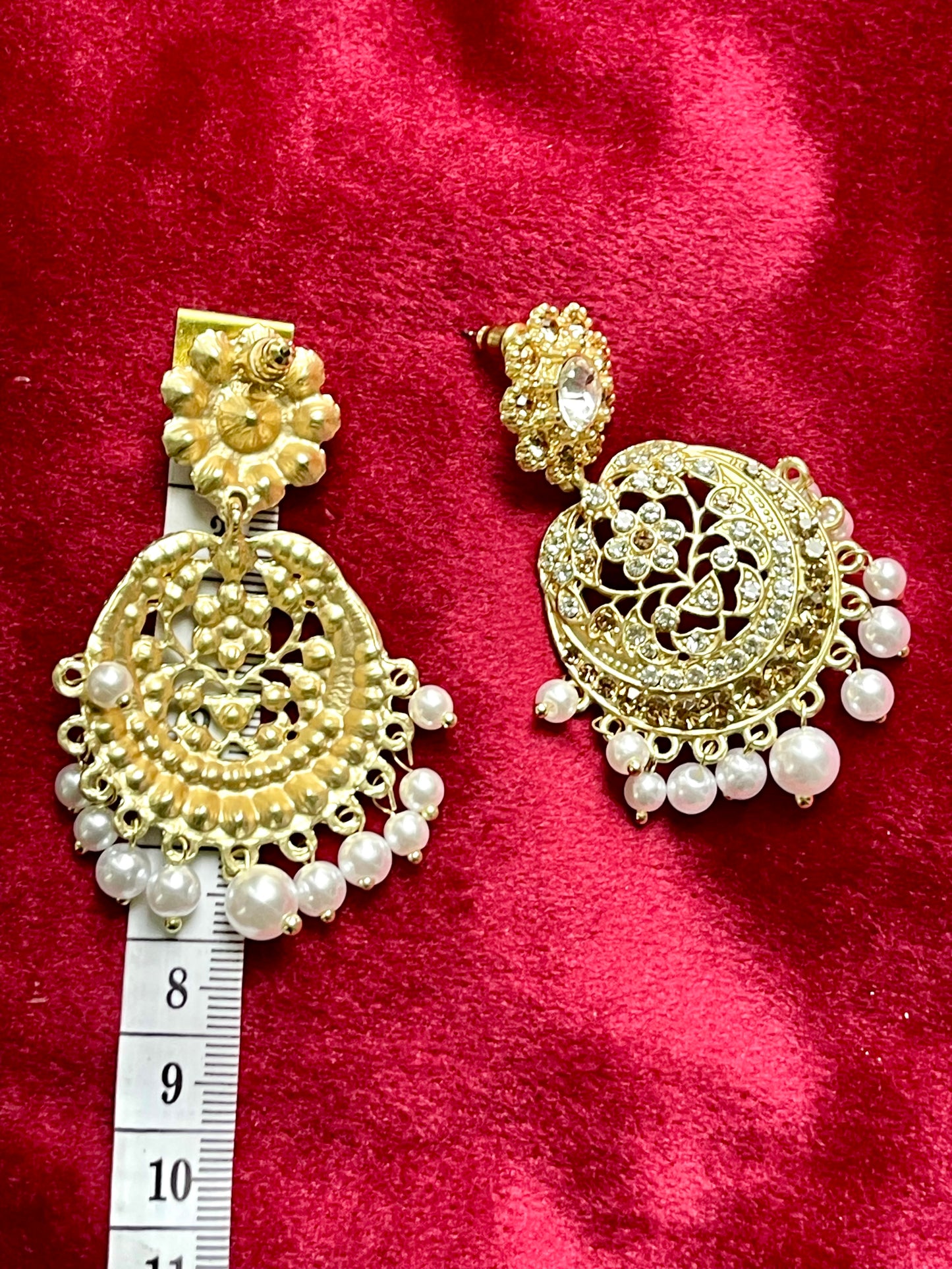 Flower engraved Dior vintage design earrings engraved two tone metal earrings with faux pearl drops on red velvet background new costume jewelry using measuring tape