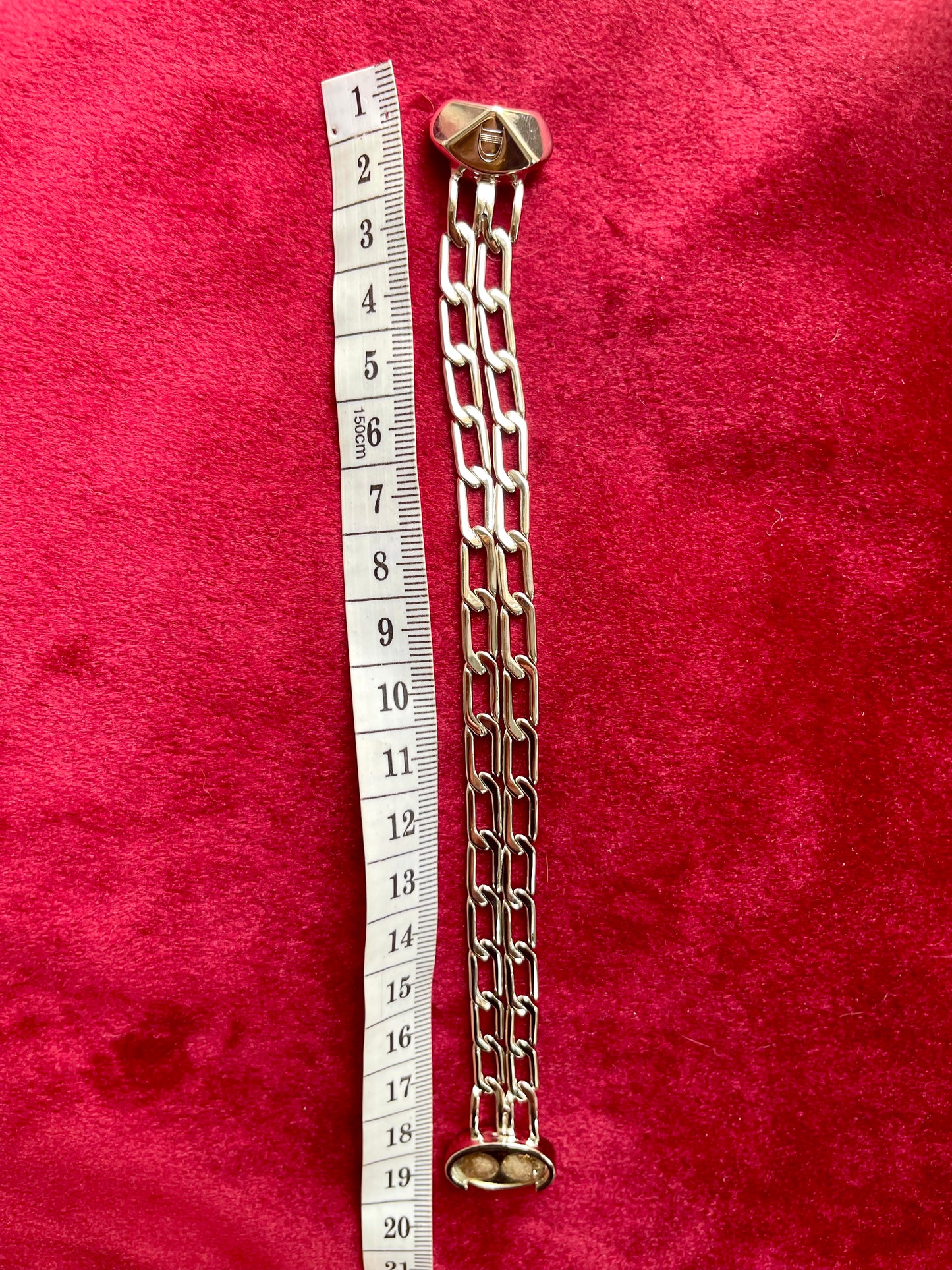 Cadena vintage restaurada gourmet de oro blanco Dior de los años 80