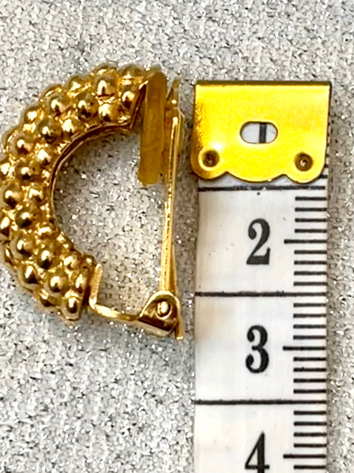 Grossé ( Christian Dior ) Boucles d'oreilles créoles dorées vintage