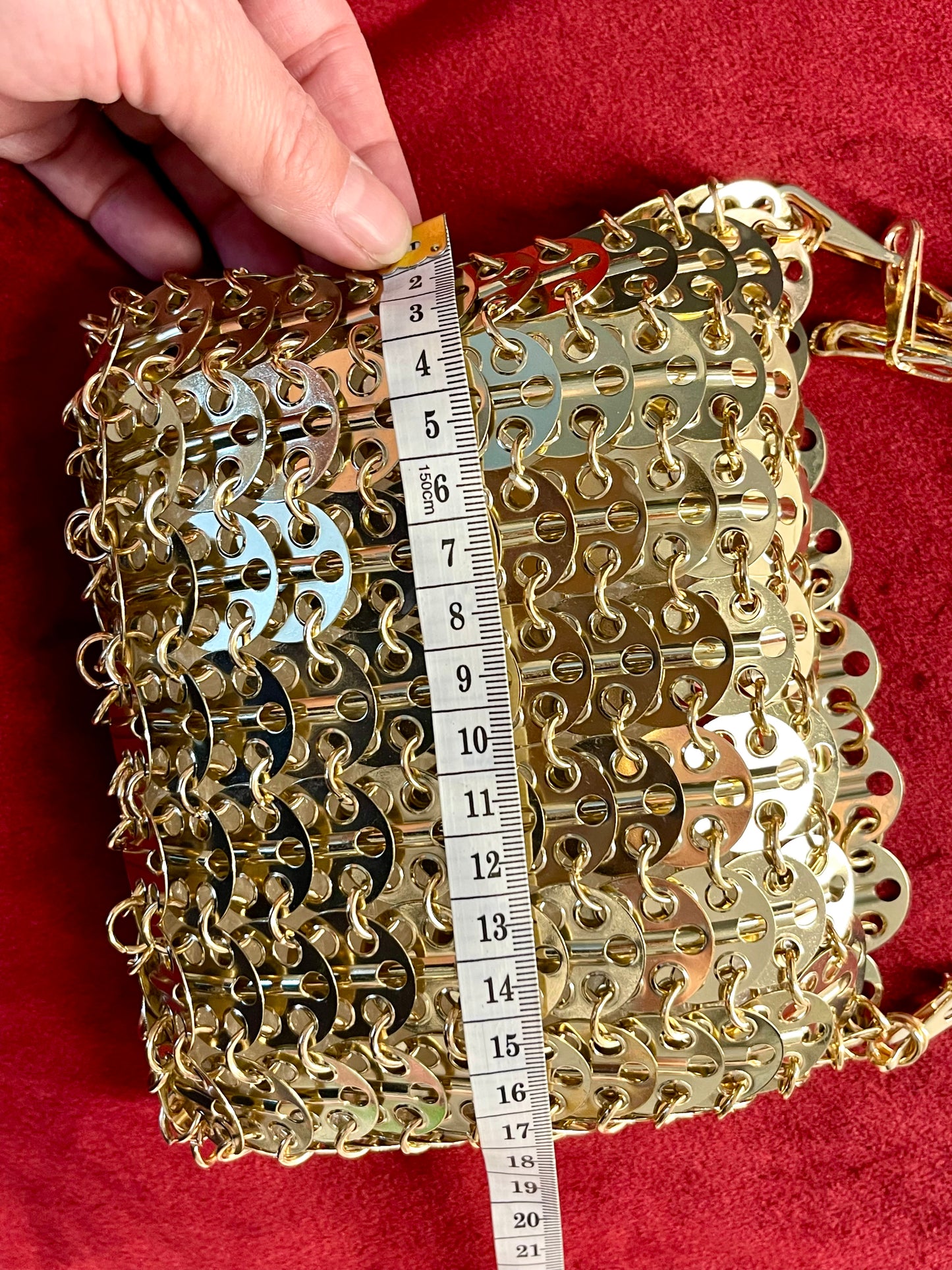 Bolso mini de metal con diseño de brillo dorado Estilo Paco Rabanne