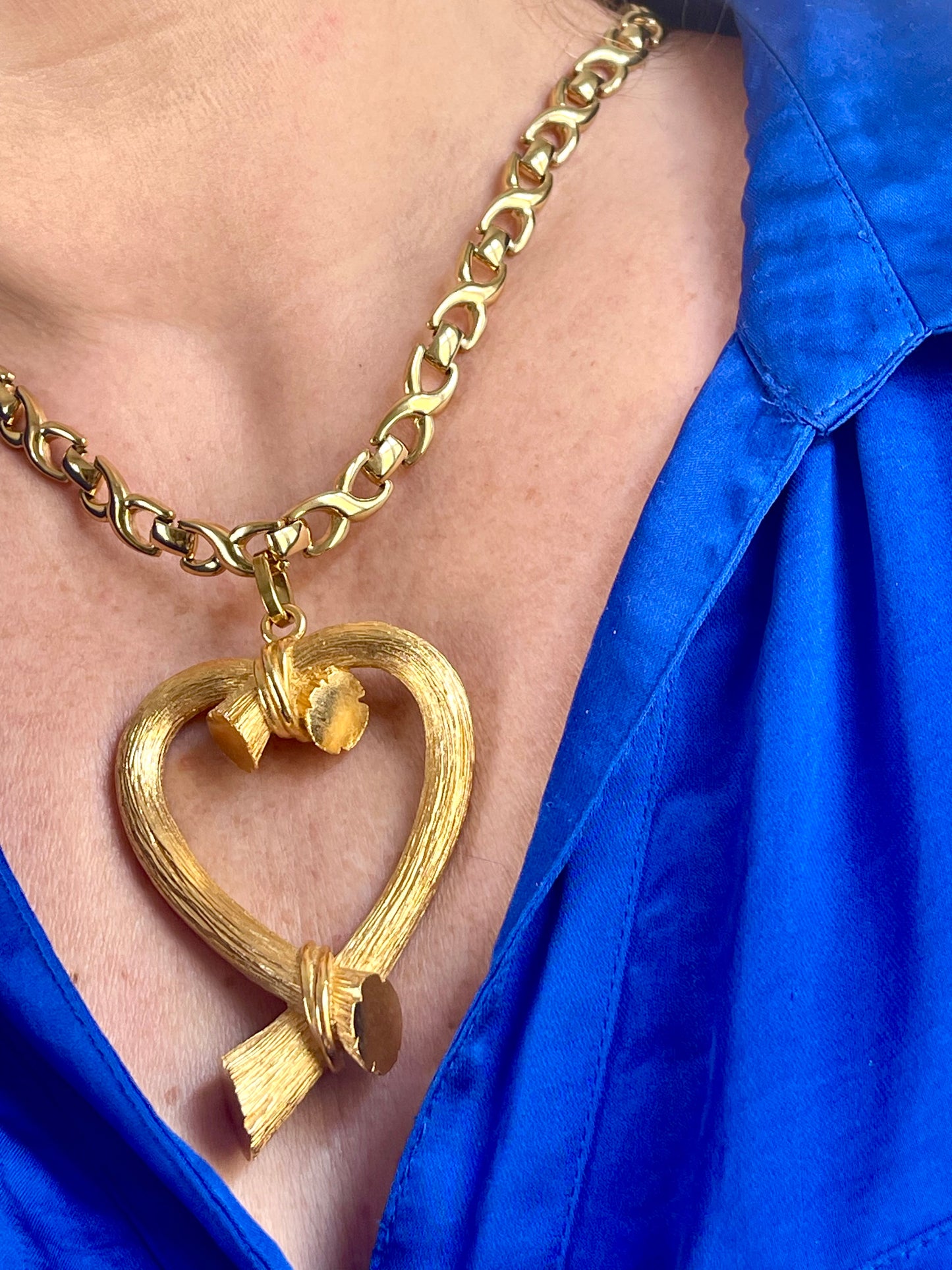 Vintage Escada Colgante Dorado Corazón Monet Collar