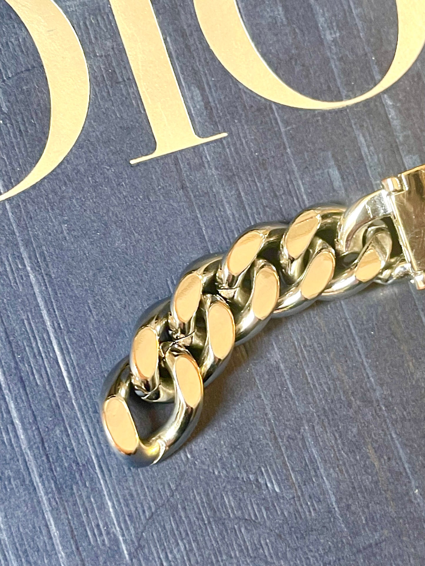 Dior Beauty Chunky Chain Preloved Very Good Condition