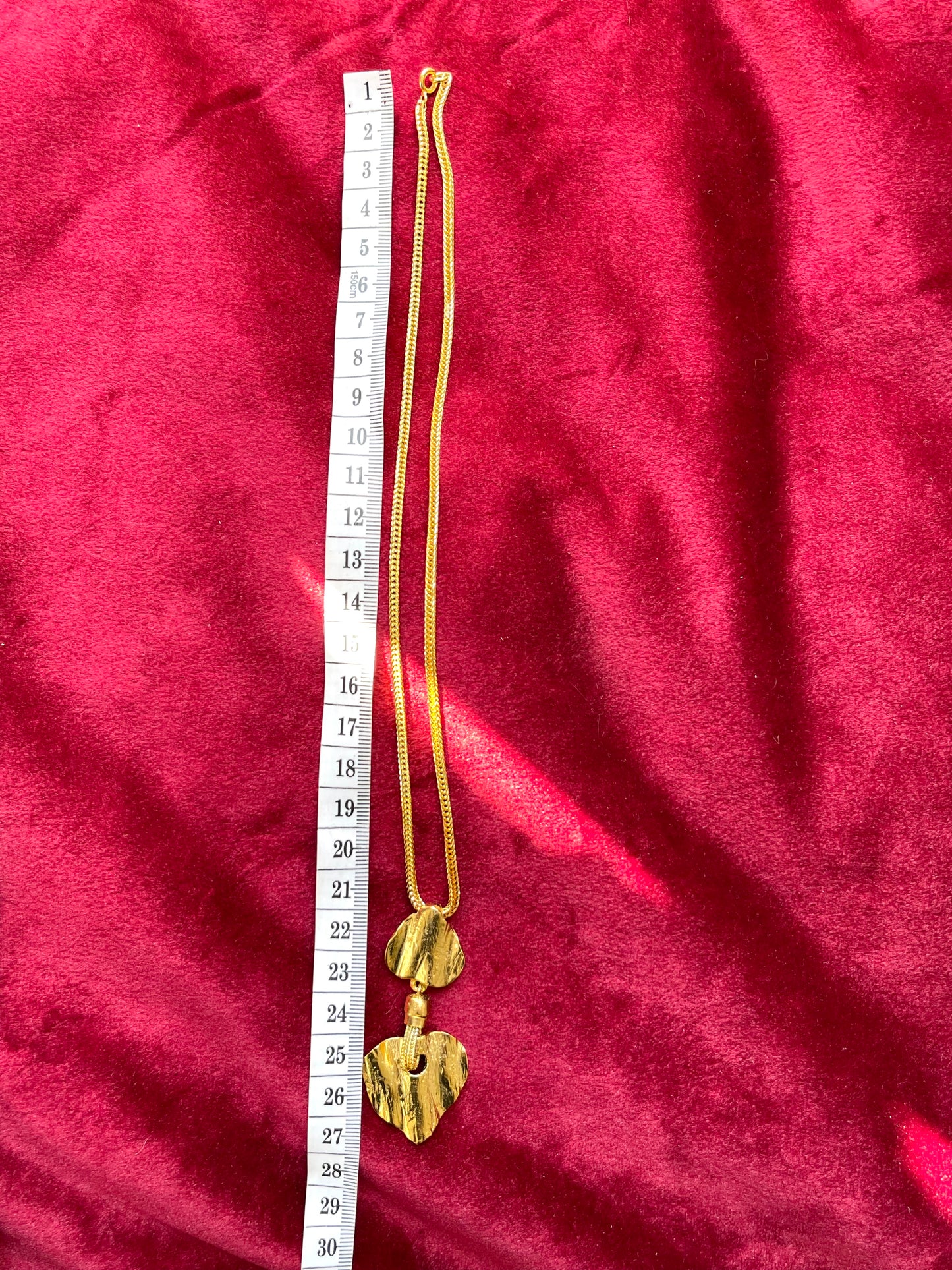 Collier pendentif vintage doré Yves Saint Laurent, style artistique, remis à neuf, 18 kg