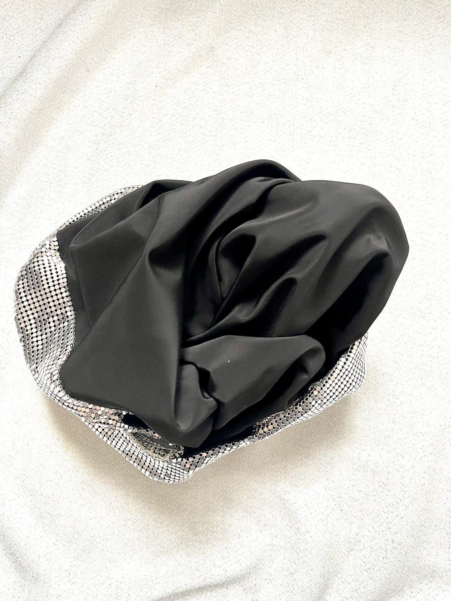 Bolso tote de metal Pixel plateado estilo Paco Rabanne