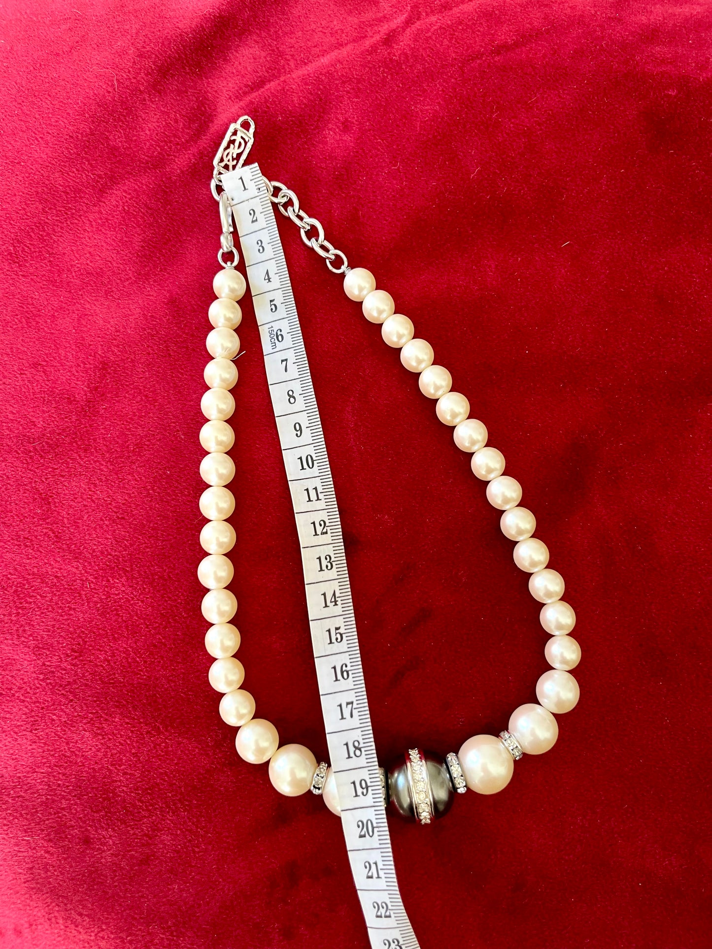 Collar vintage de perlas sintéticas de Yves Saint Laurent