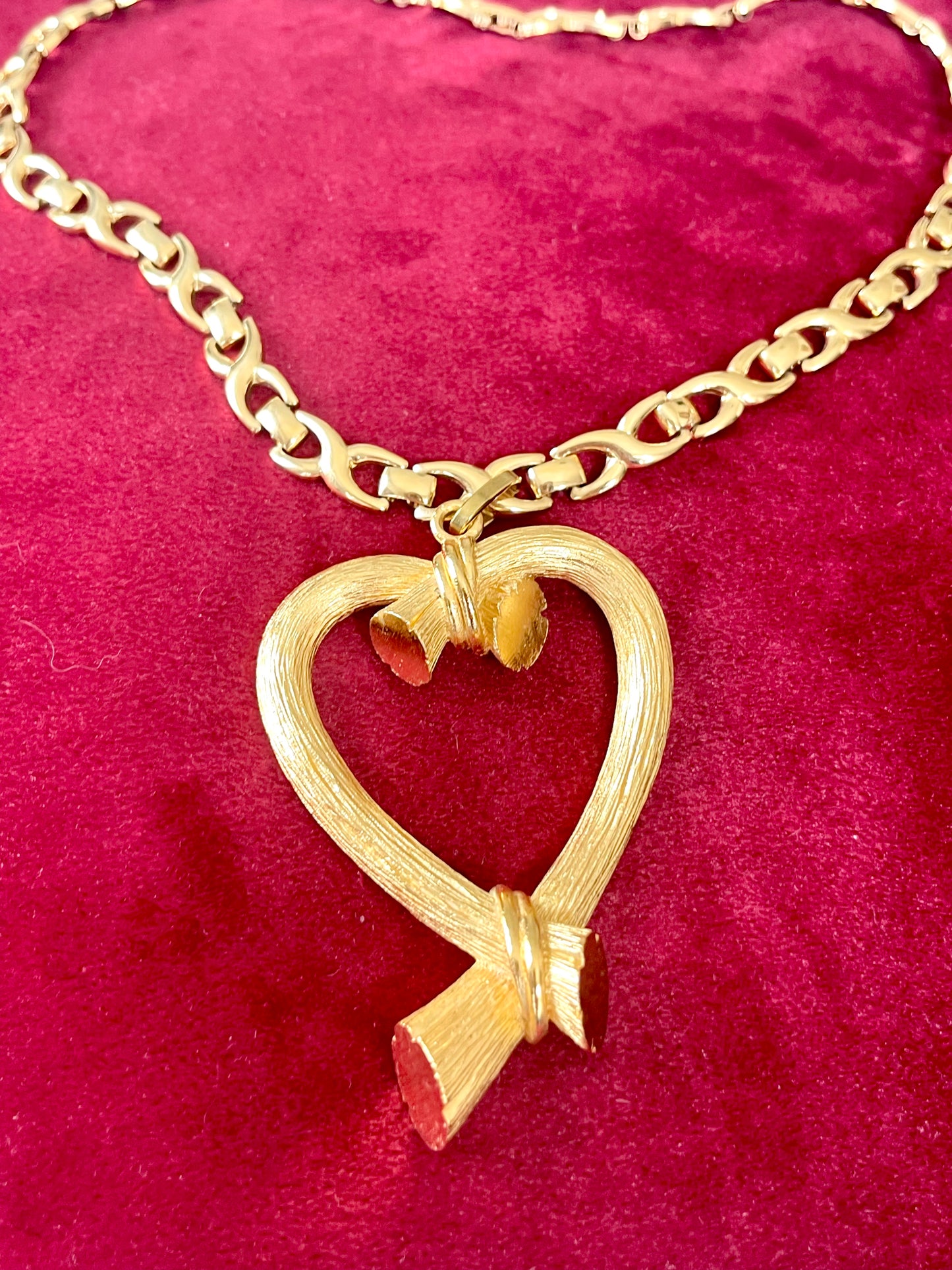Vintage Escada Colgante Dorado Corazón Monet Collar