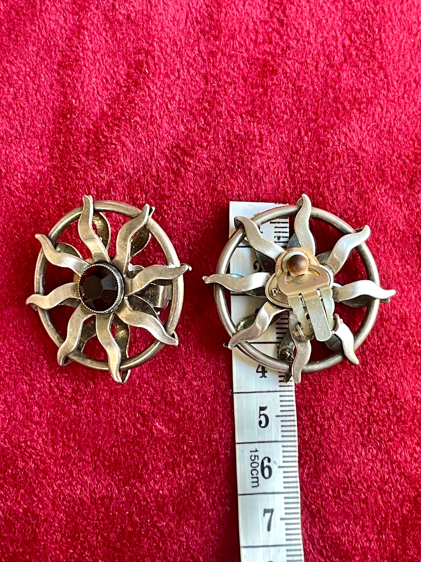 Pendientes Paco Rabanne Vintage 80s Sun Motif – Plateados con piedra facetada negra