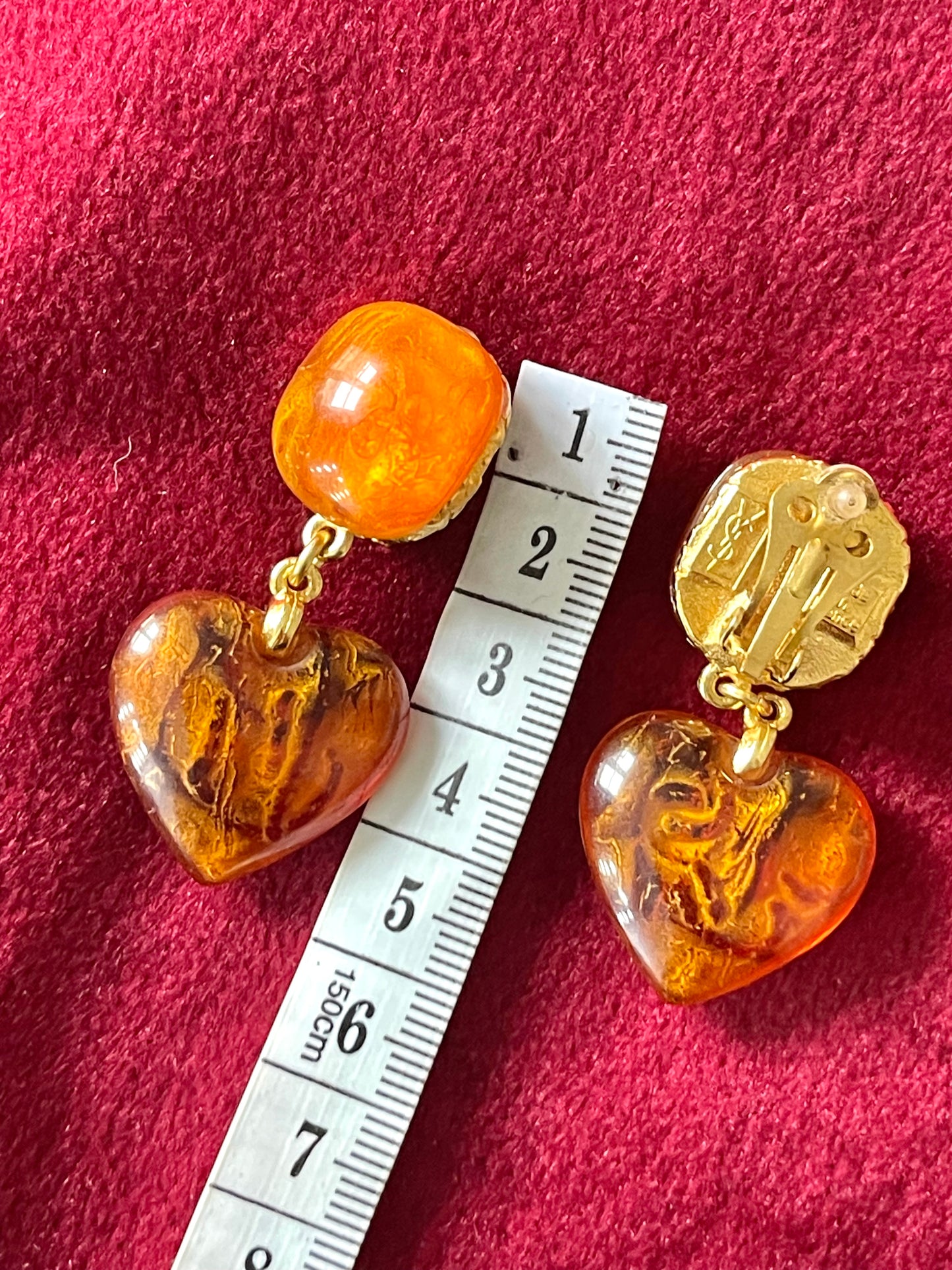 Boucles d'oreilles vintage Yves Saint Laurent Coeurs couleur ambre