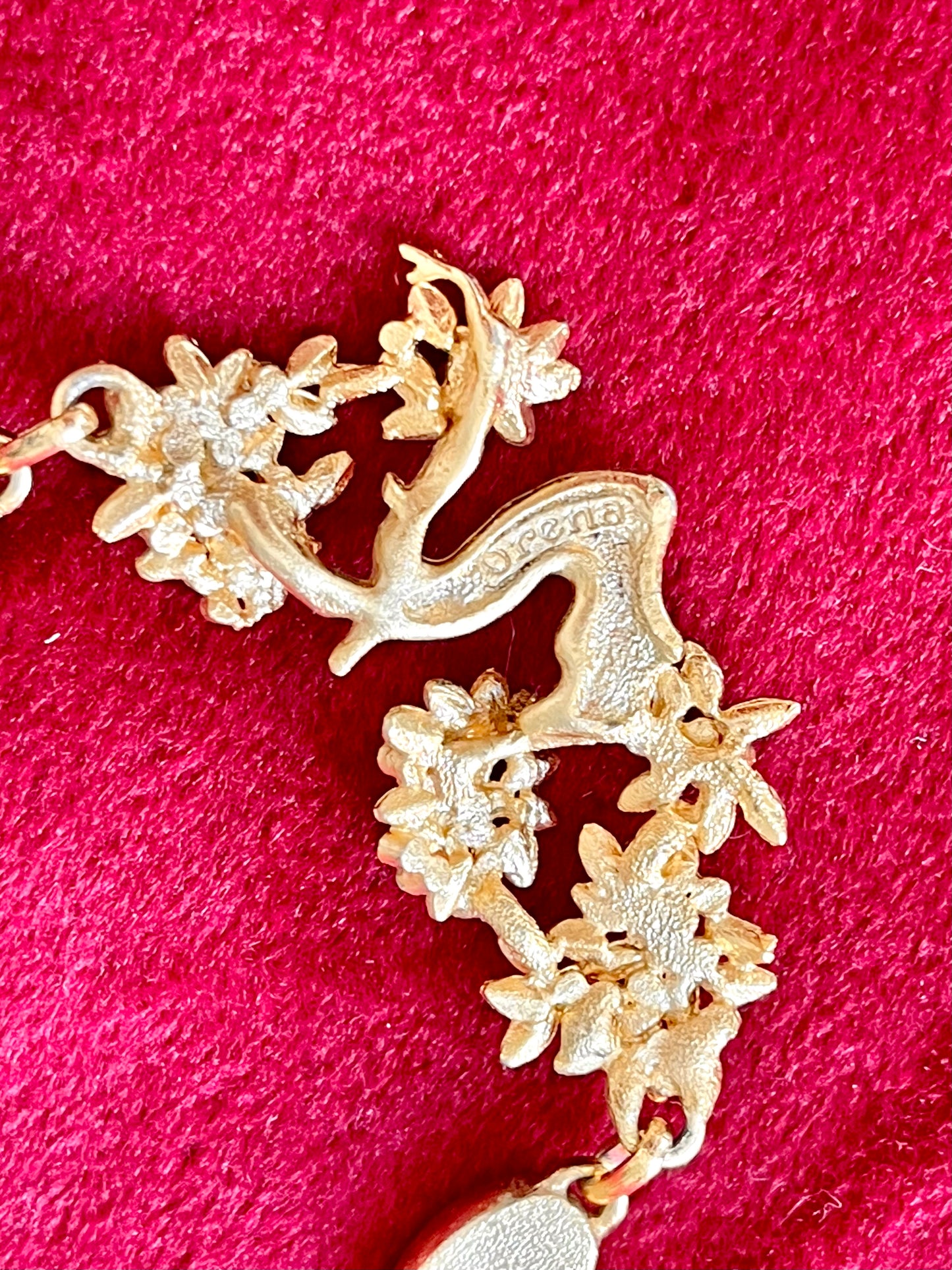 Collar de cadena dorada vintage Orena – Colección años 80
