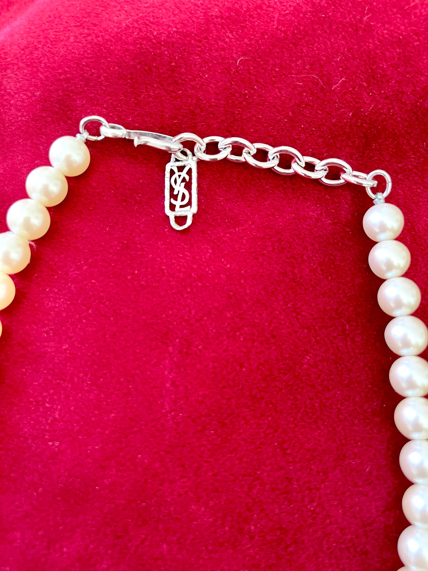 YSL silver authentic clasp on faux pearl Yves Saint Laurent vintage 80 classic necklace