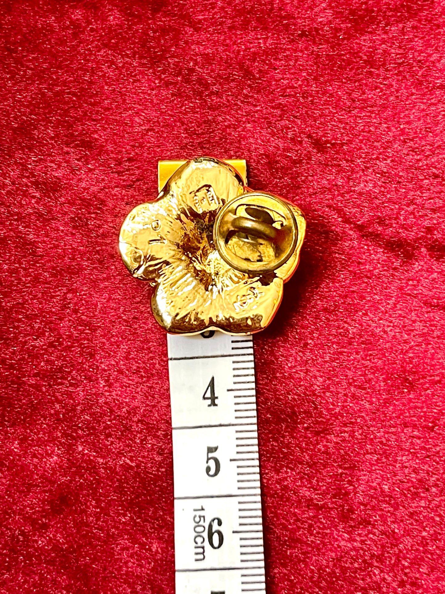 3 cm measurement Yves Saint Laurent vintage gold tone flower pin brooch 80s excellent condition