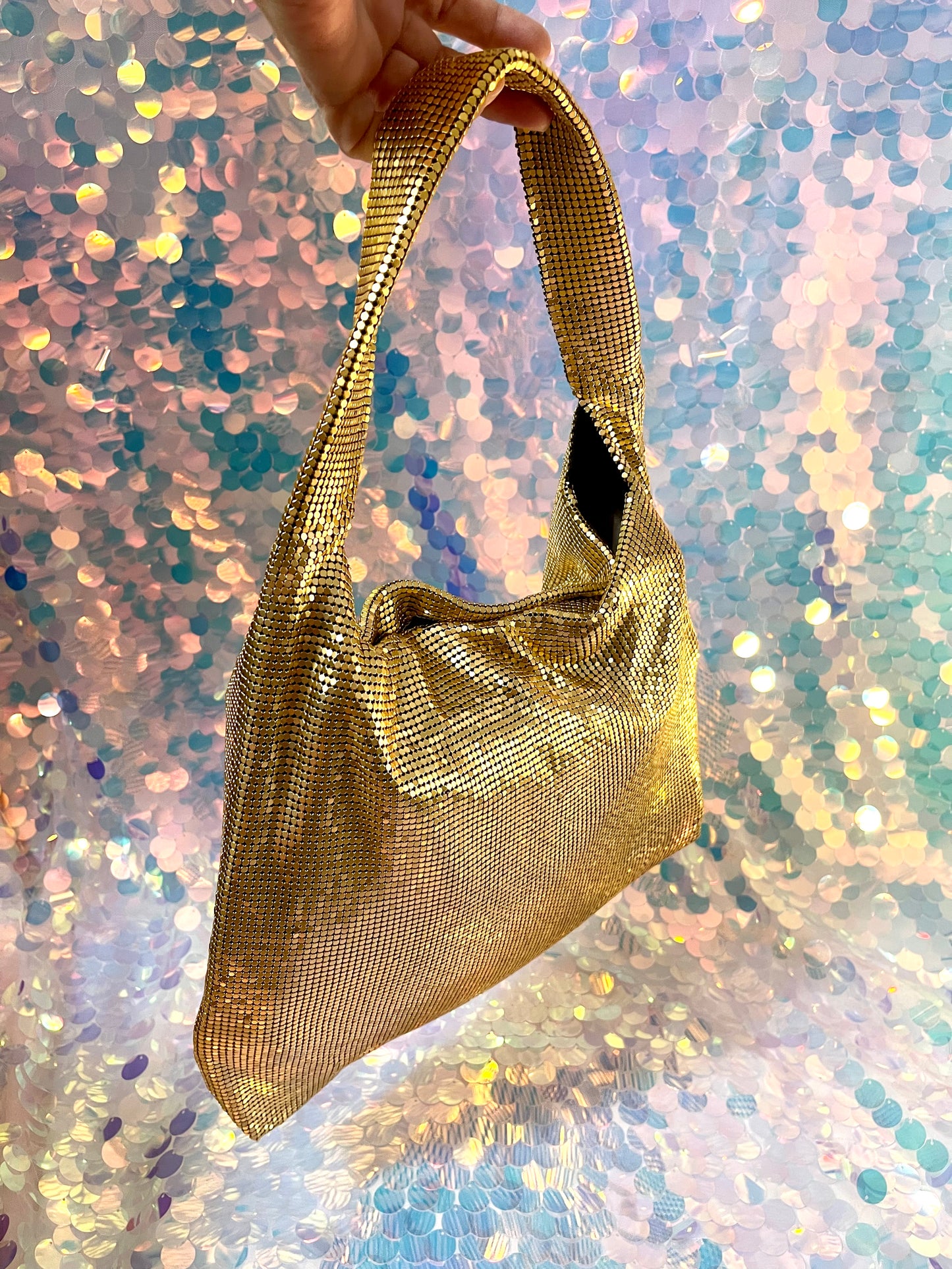 Sac cabas en métal doré style Paco Rabanne