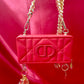 Bolso bandolera modificado con efecto lápiz labial rojo de Dior