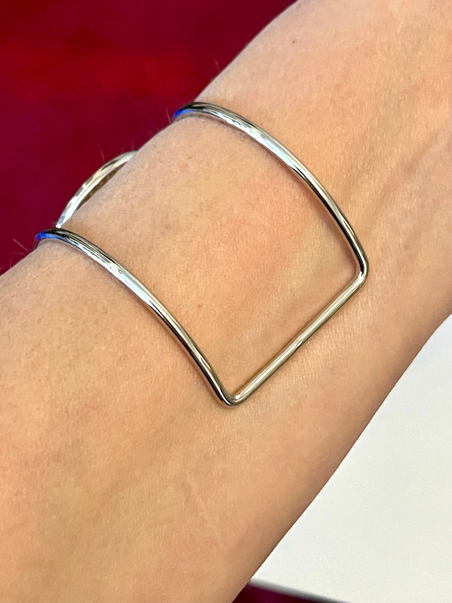 Pulsera vintage con el logotipo de Paco Rabanne Parfums – Reacondicionada