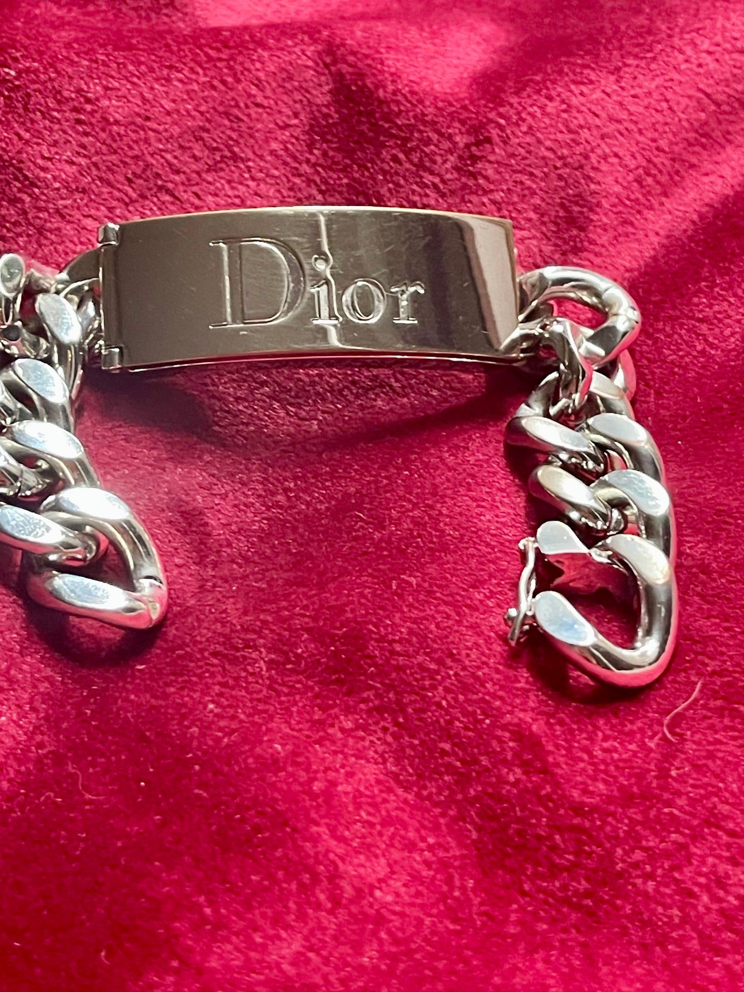 Preloved Dior Beauty Chunky Chain Very Good Condition