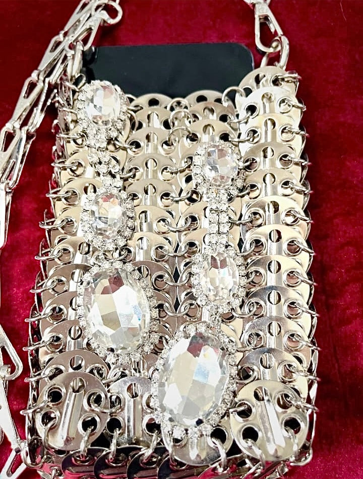 Close up on Phone holder silver metal Crystal crossbody bag style Paco Rabanne Sparkle 1969 