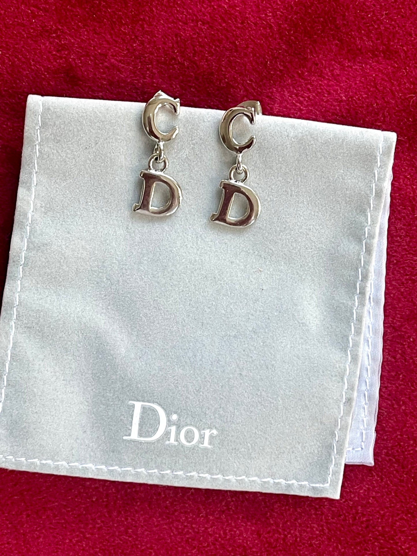 Pendientes vintage Christian Dior chapados en oro blanco de 18 kg