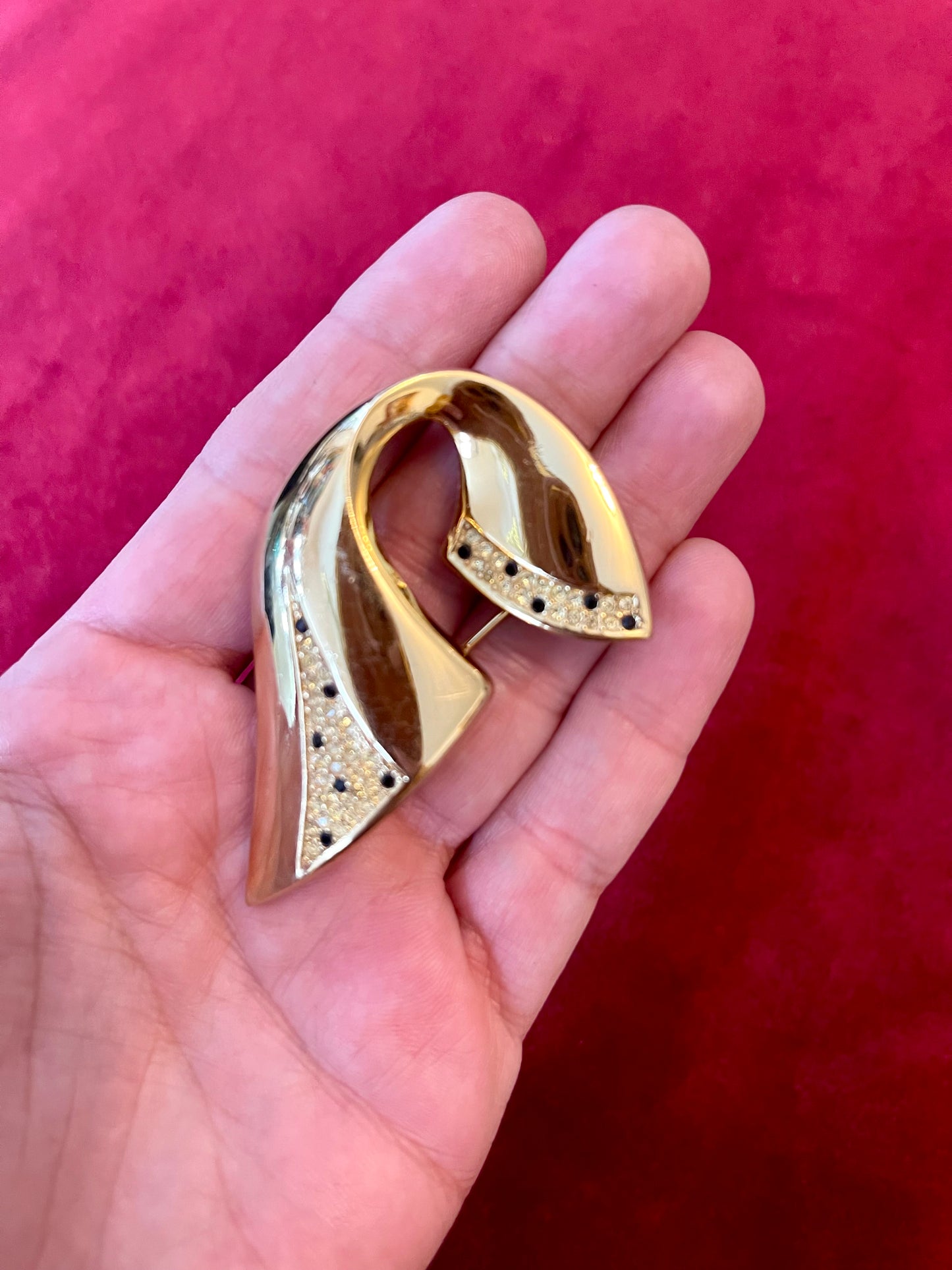 Vintage Christian Dior Signed Gold Tone Brooch – Sculptural Design with Black & Lucid Rhinestones