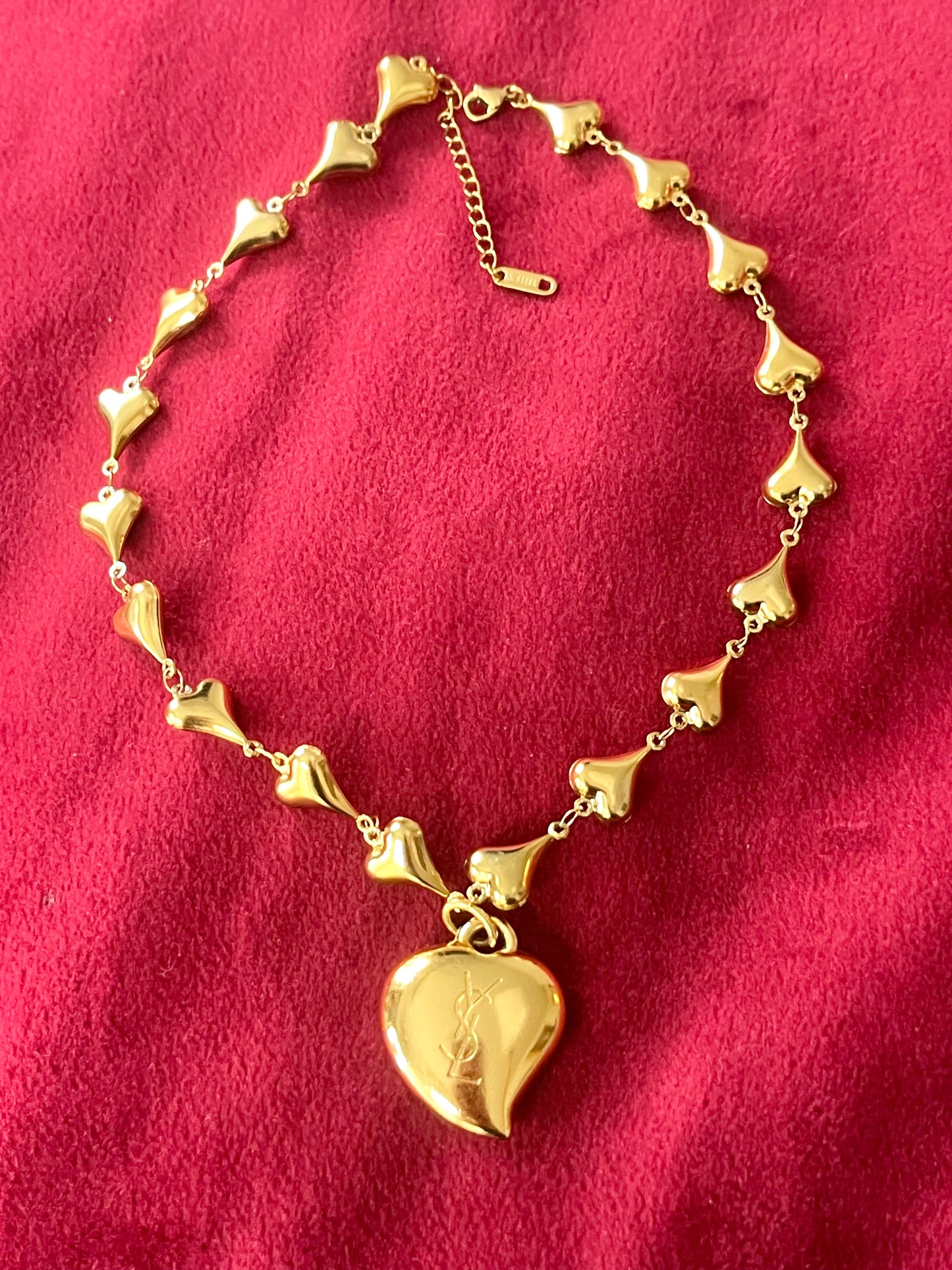 Collar de acero con colgante de diamantes de imitación vintage de Yves Saint Laurent: auténtica joyería reutilizada