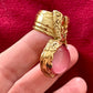 Anillo Arty dorado vintage con rosa de Yves Saint Laurent