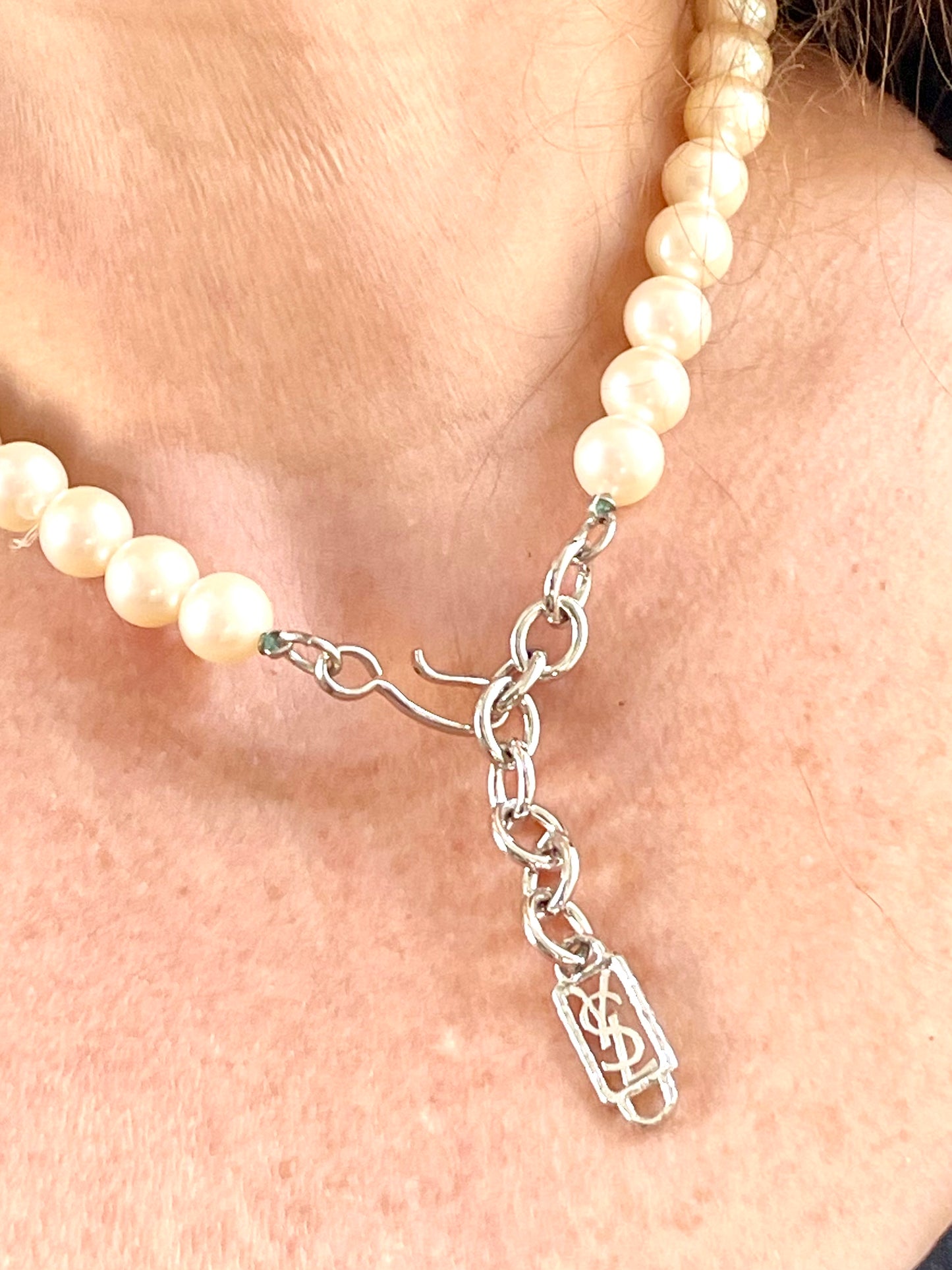 Adjustable size Grey faux pearl white vintage Yves Saint Laurent necklace authentic classic collectible jewelry 