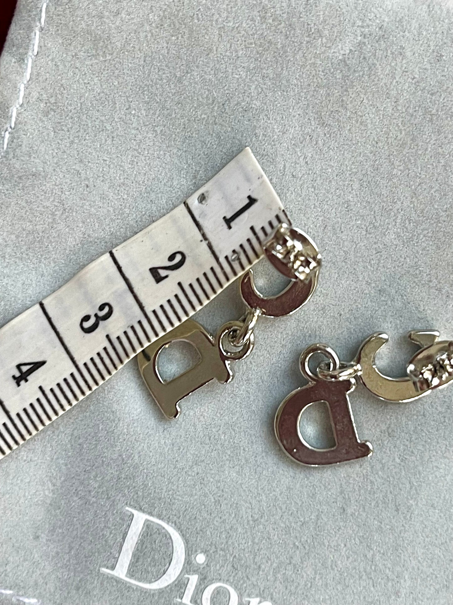 Pendientes vintage Christian Dior chapados en oro blanco de 18 kg