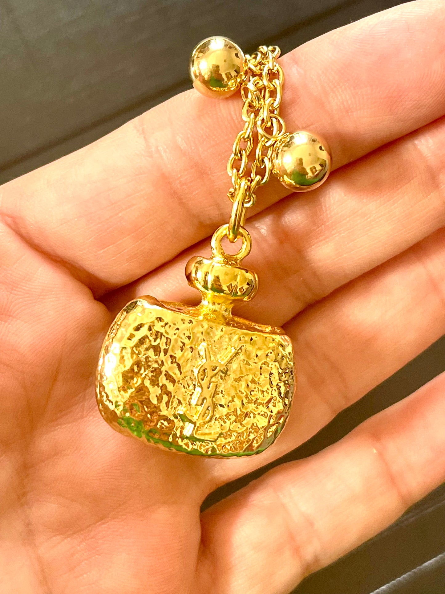 Pendentif Authentique Champagne Yves Saint Laurent Remis À Neuf Avec 18K