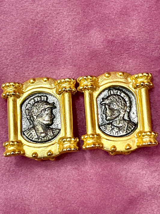 Boucles d'oreilles rares vintage avec cadre de pièces de monnaie romaines des années 80
