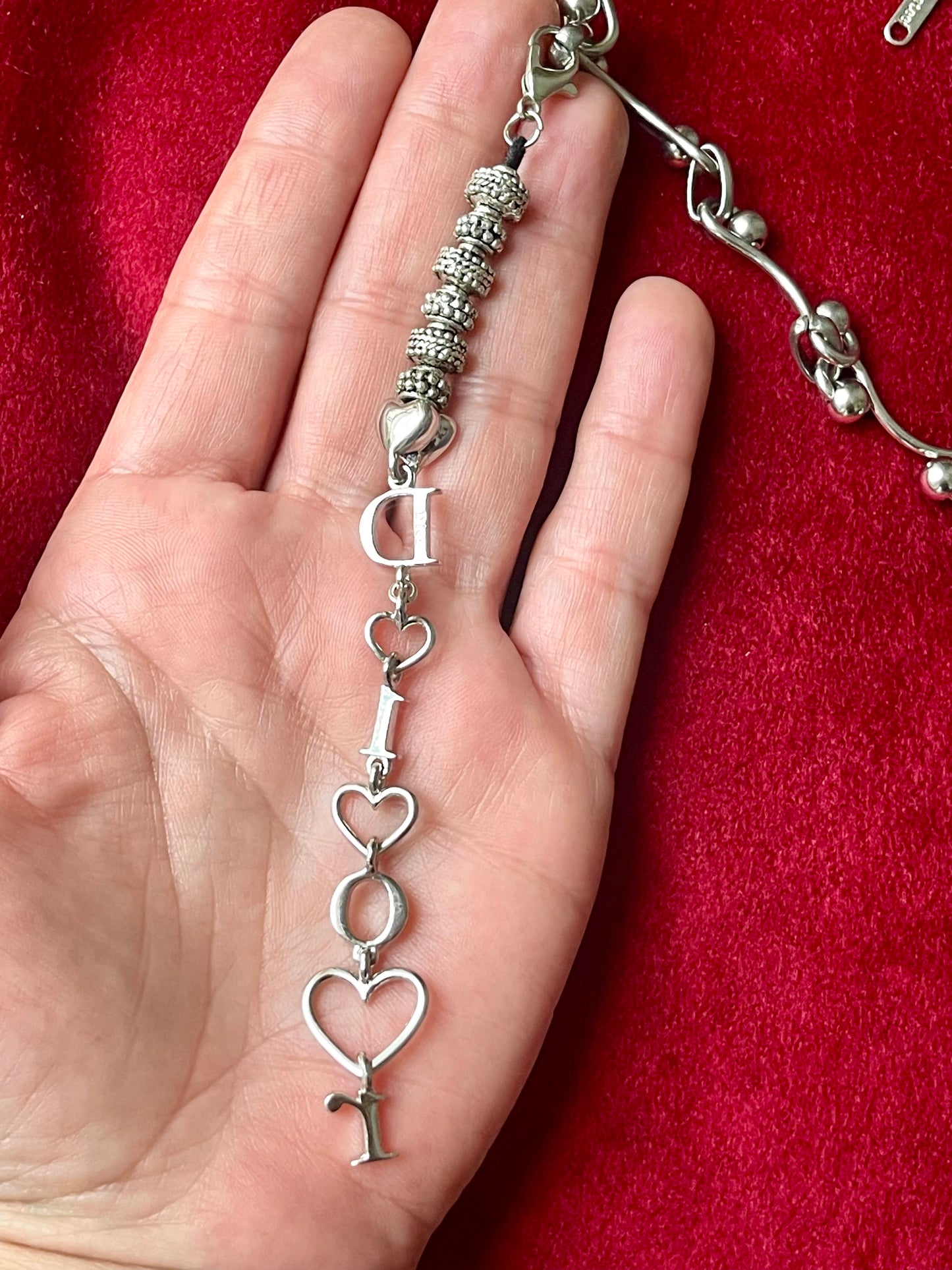 Collar con colgante convertible reciclado con dije para teléfono Dior auténtico