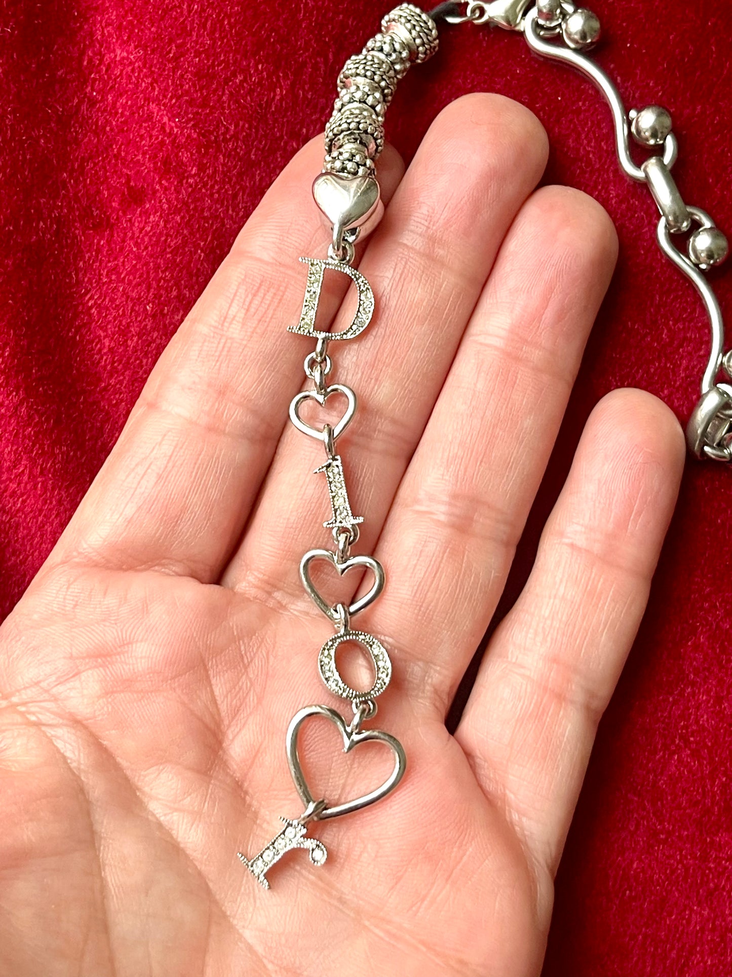 Collar con colgante convertible reciclado con dije para teléfono Dior auténtico