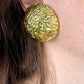 Pendientes de botón dorados vintage de los años 80 de Yves Saint Laurent, reciclados, 18 kg