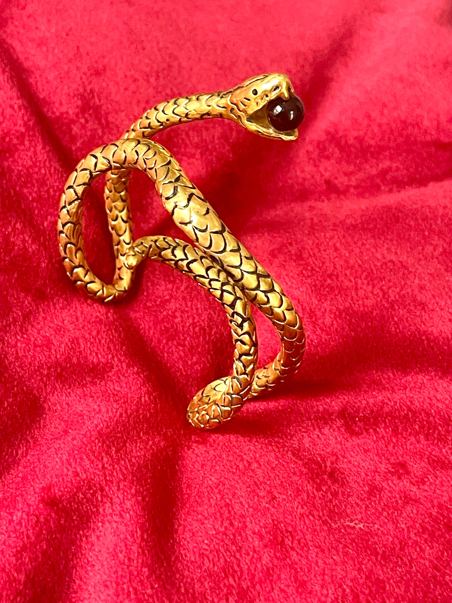 Brazalete con serpiente de Yves Saint Laurent, años 70