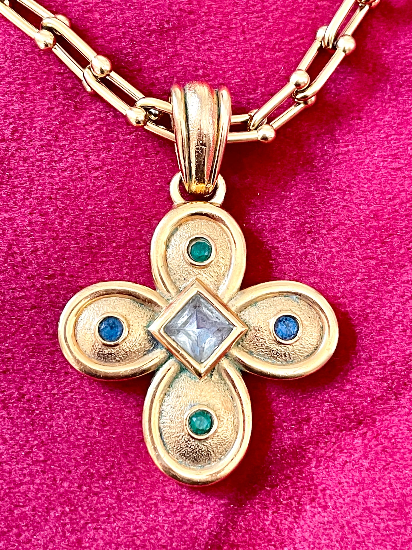 Rare millésime 80's Pendentif Style Yves Saint Laurent Christian Lacroix