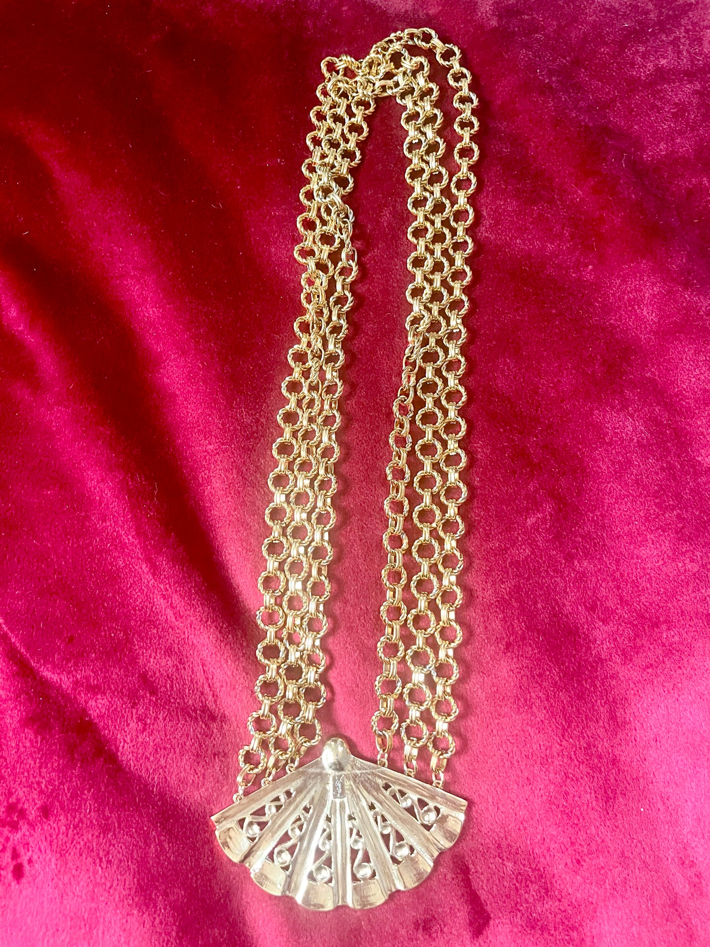 Collier pendentif éventail vintage Yves Saint Laurent