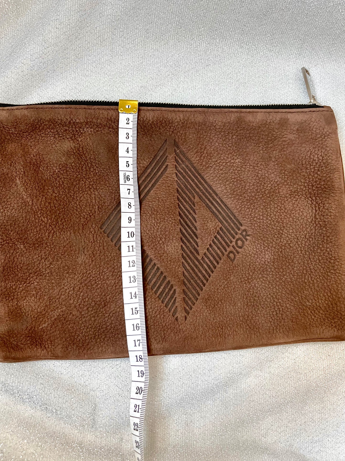 Pochette Dior en daim marron