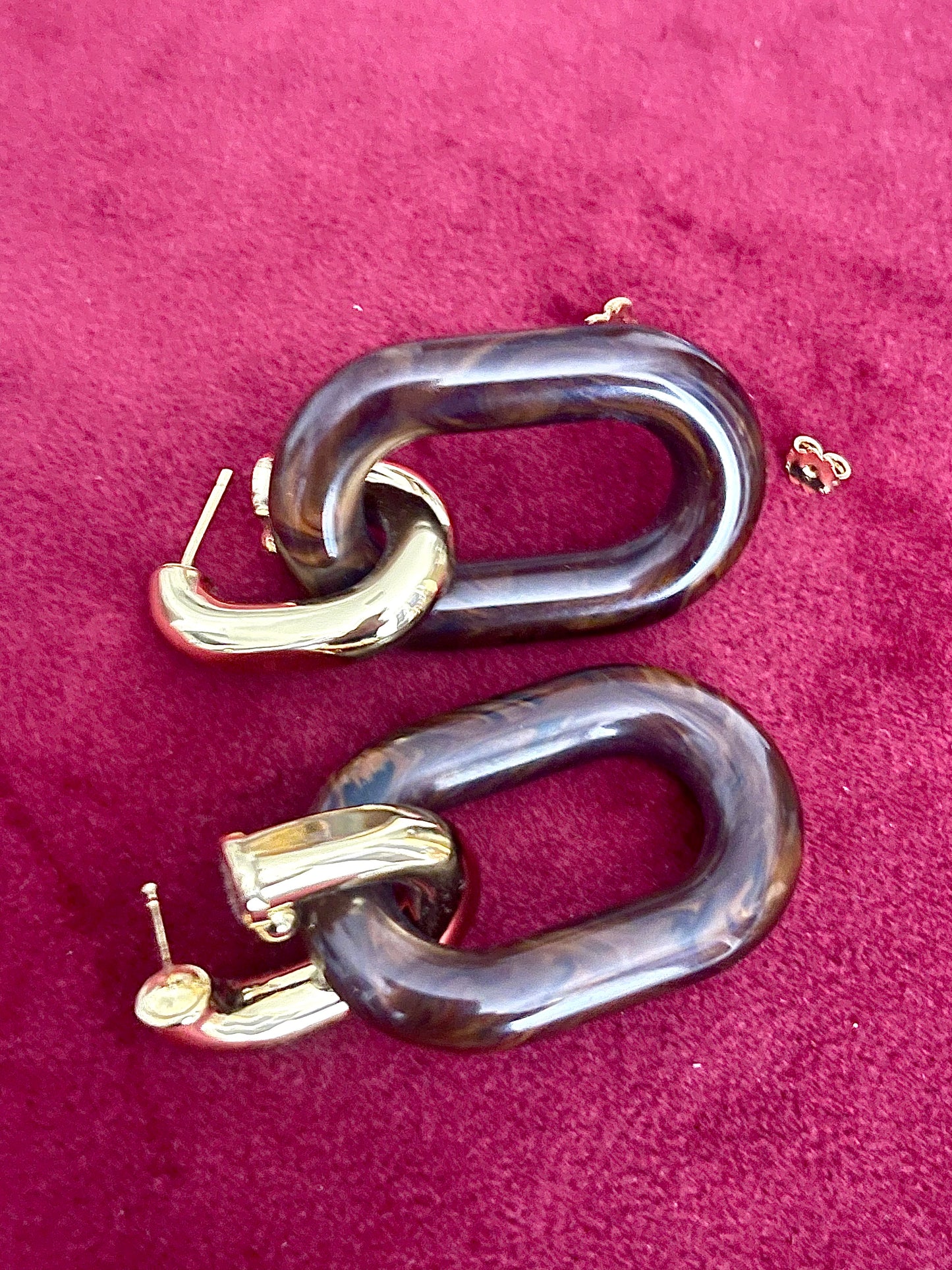 Boucles d'oreilles Paco Rabanne XL Link — Résine marron et métal doré (Collection 2025)