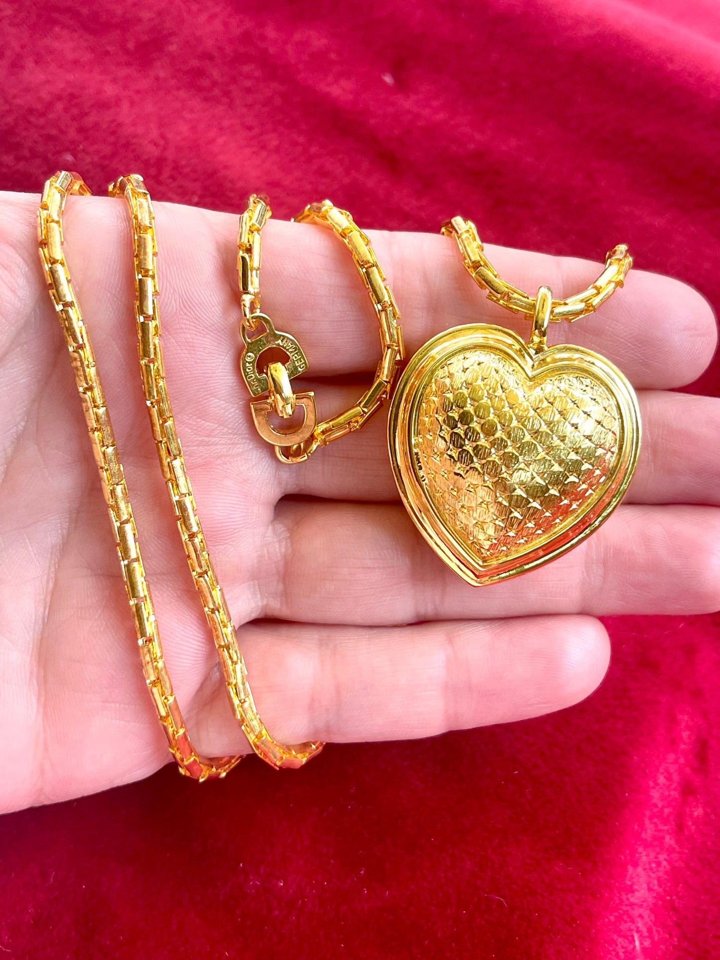 Vintage 80’s Refurbished 18K Gold Long Heart Pendant Dior Necklace