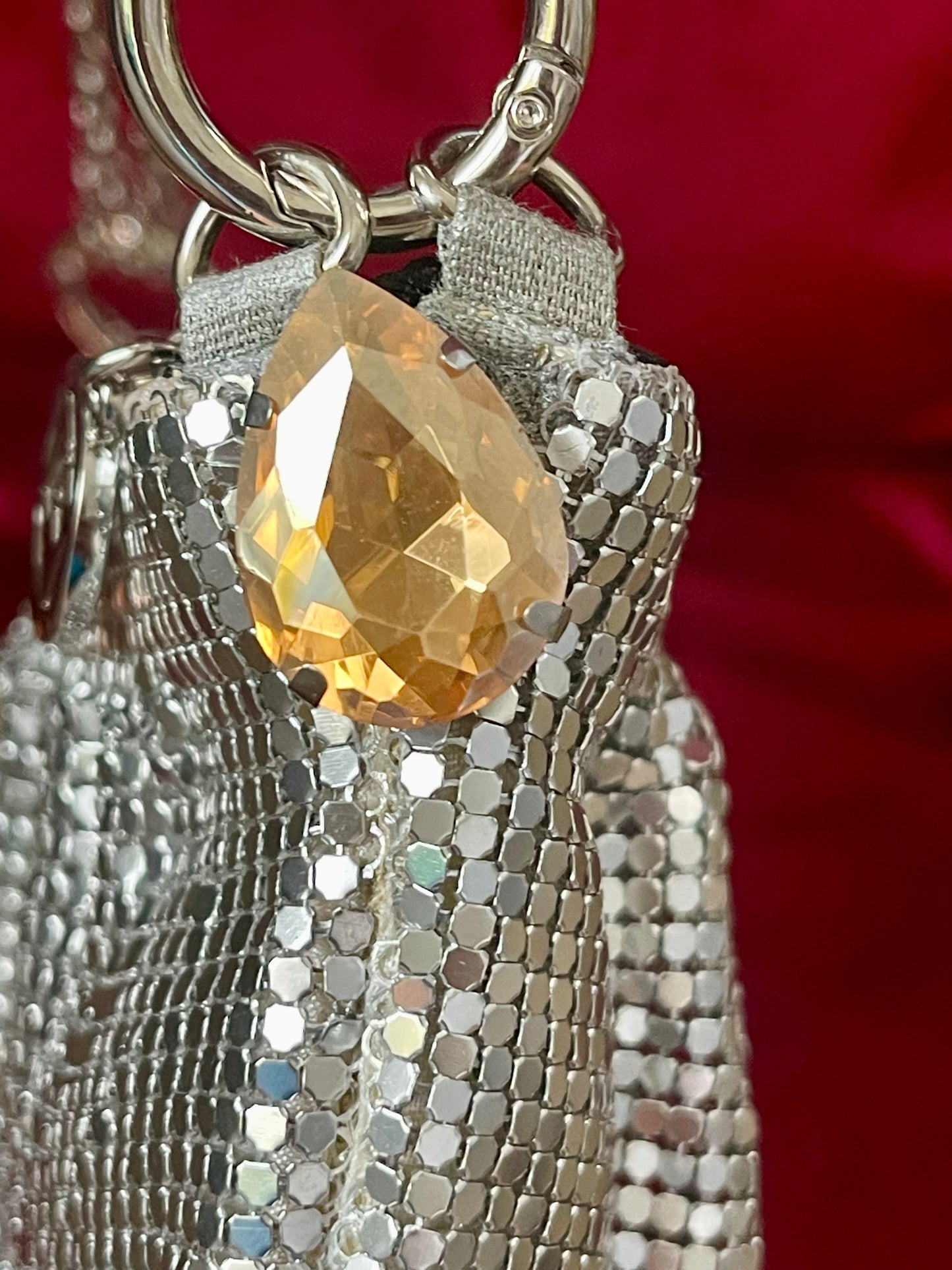 Bolso vintage de metal plateado con píxeles reutilizados de Paco Rabanne: bandolera y bolso de hombro