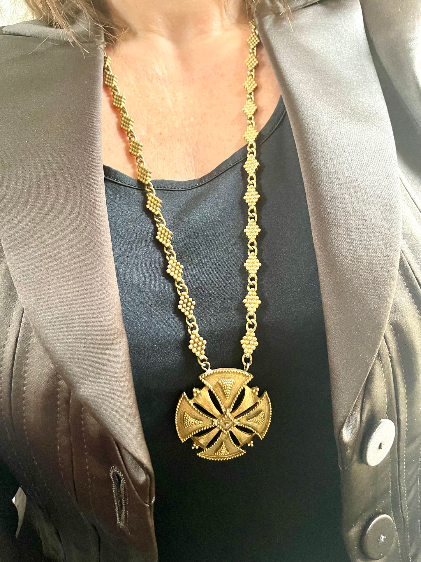 Collier pendentif croix rare vintage Yves Saint Laurent