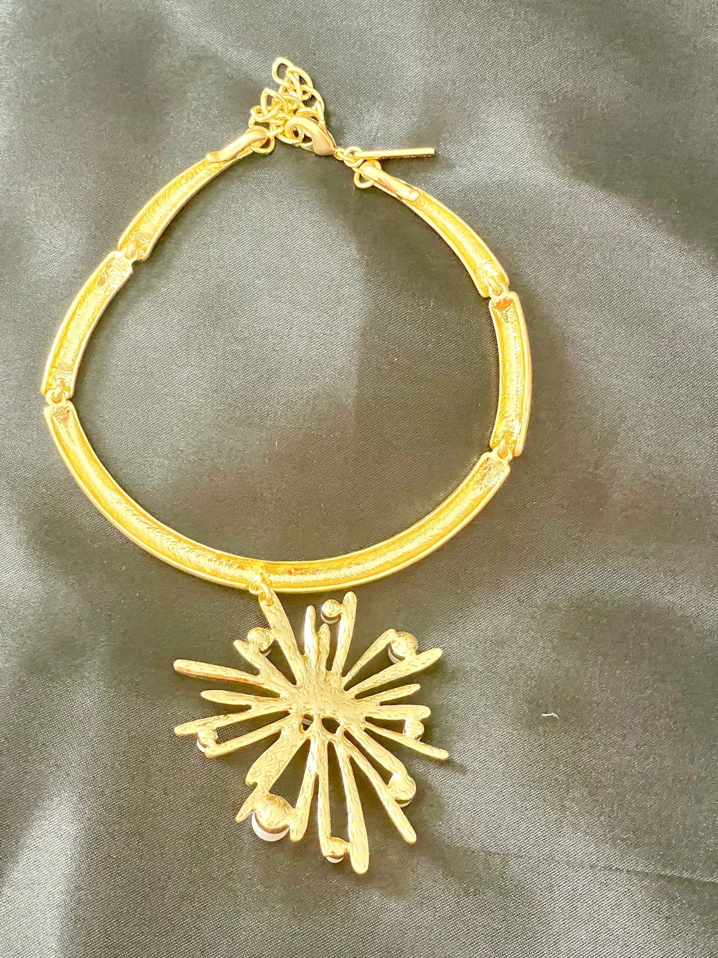 Abstract Snowflake Sun Design Necklace Inspired Oscar De La Renta