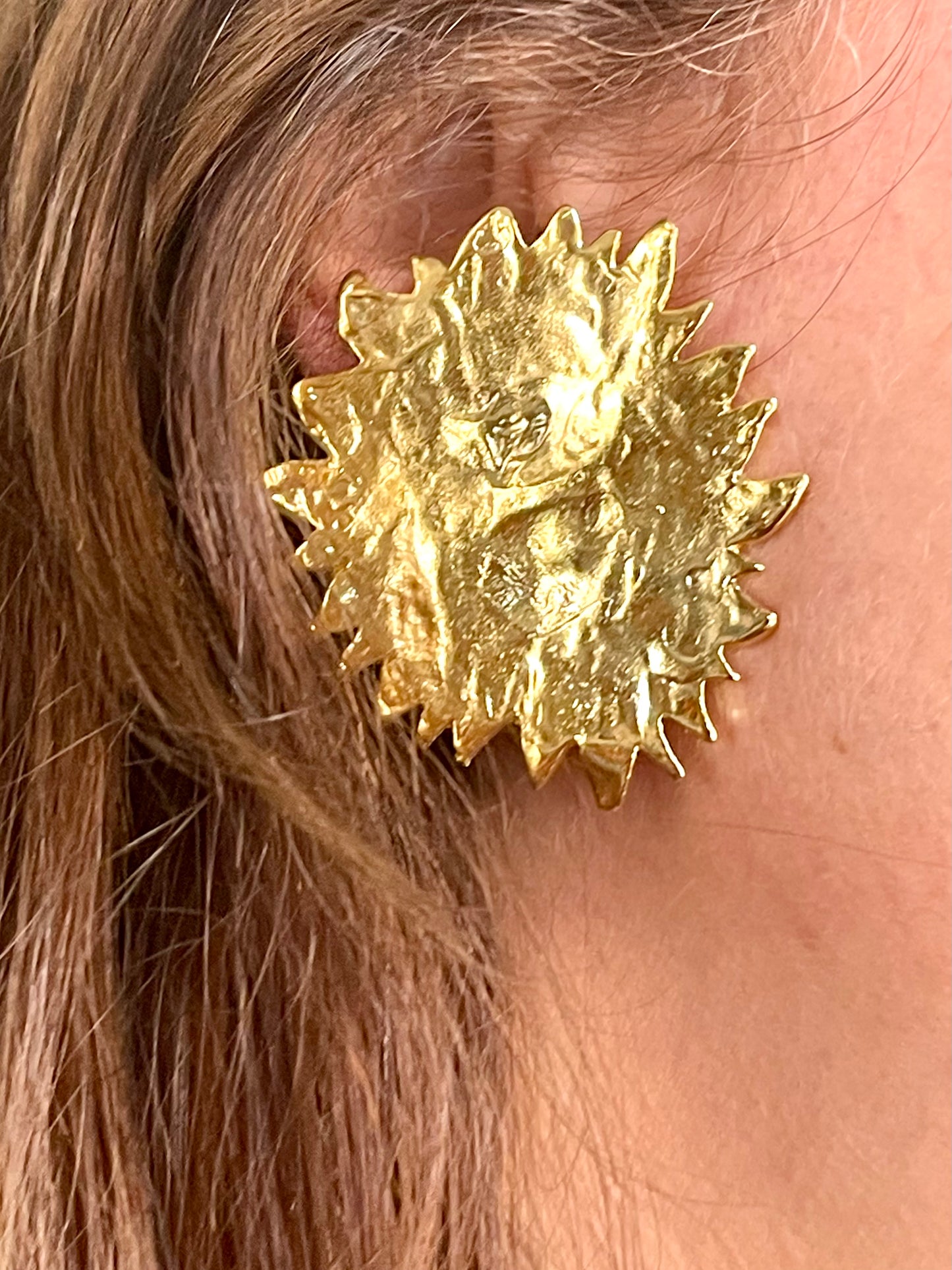 Pendientes vintage con forma de sol y diseño renovado de Yves Saint Laurent, años 80