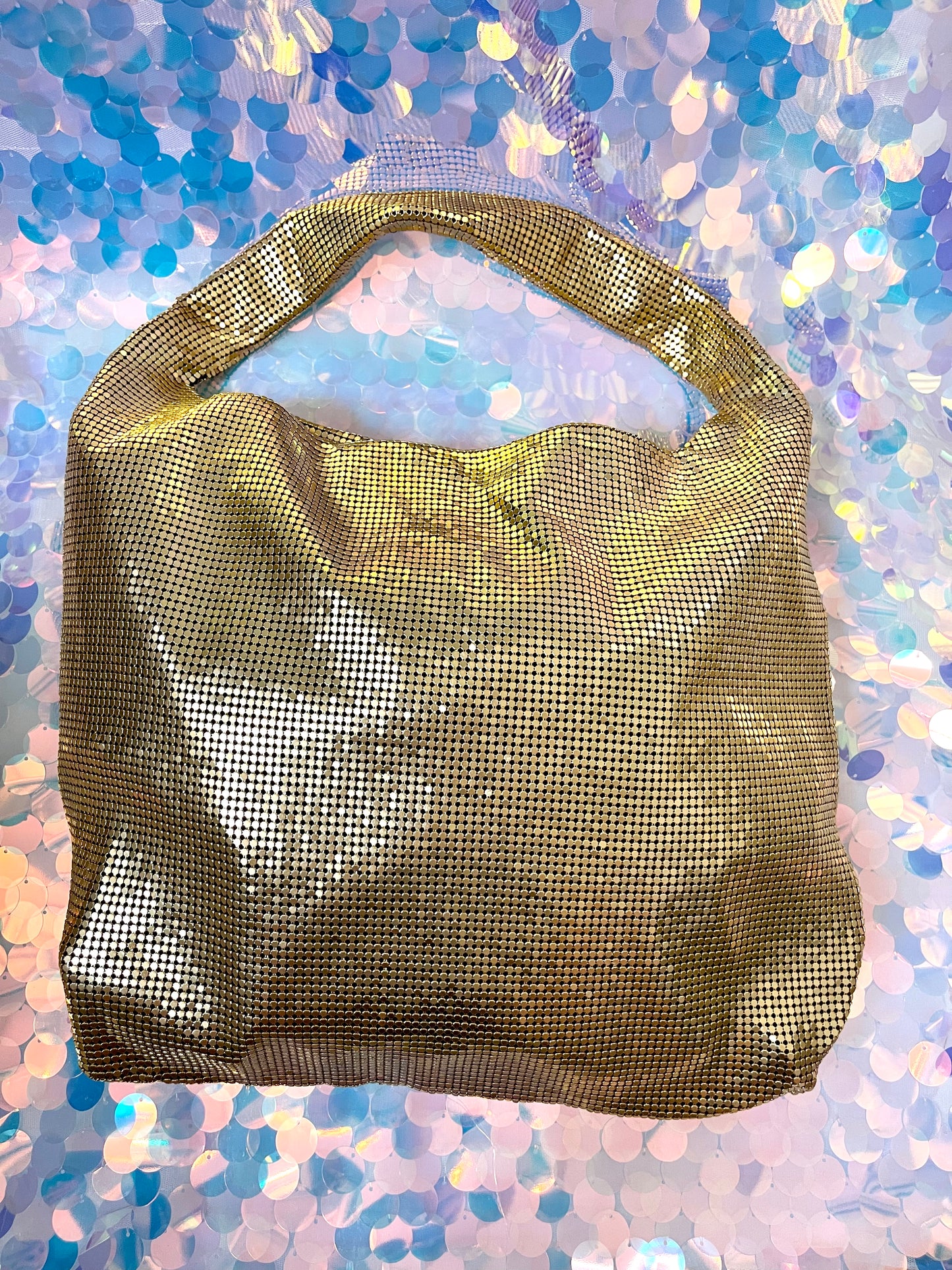 Sac cabas en métal doré style Paco Rabanne