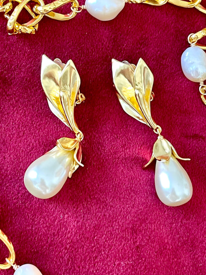 Elegant Gold Plated Jewelry Set Freshwater Pearl Necklace & Drop Earrings Haute Couture Style