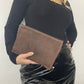 Pochette Dior en daim marron