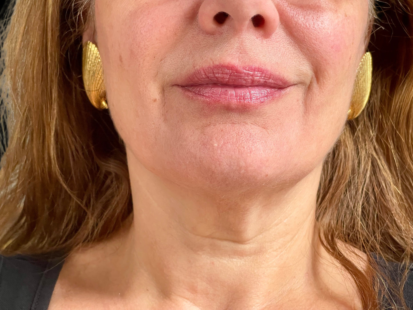 Luxurious Vintage Seashell Earrings – Golden Textured Finish, Collectible Design