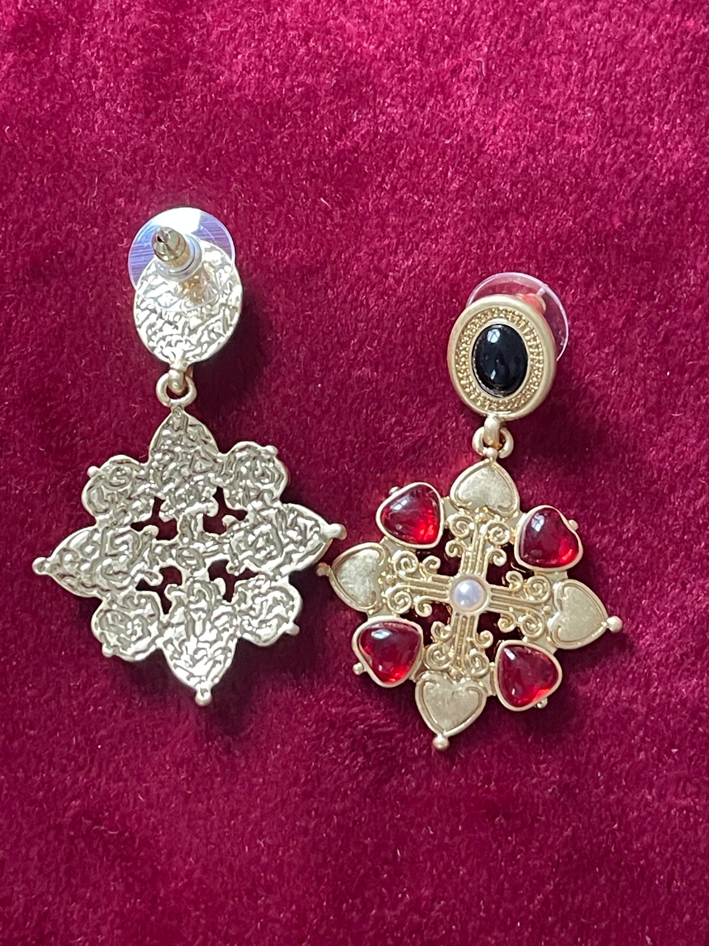 Boucles d'oreilles pique rouge style Christian Lacroix Yves Saint Laurent Vintage