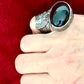 Anillo de metal gris oscuro con piedra negra Arty Vintage de Yves Saint Laurent