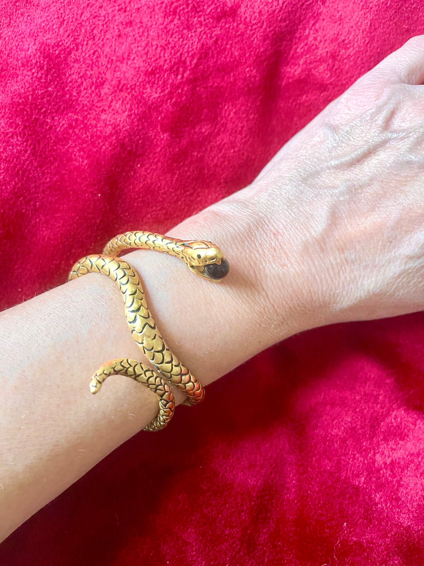 Brazalete con serpiente de Yves Saint Laurent, años 70