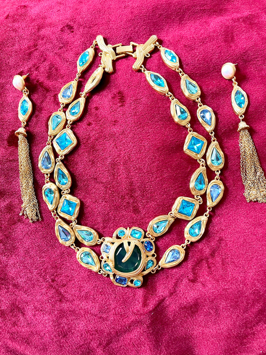 Conjunto de collar y pendientes con cristales Gkass azules chapados en oro, diseño vintage